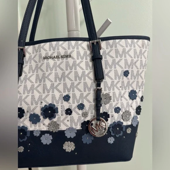 Michael Kors Navy and White Jet Set Medium Tote with Apliques - Picture 3 of 4